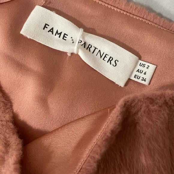 W7 FAME AND PARTNERS Fur Mini Skirt - Picture 6 of 7